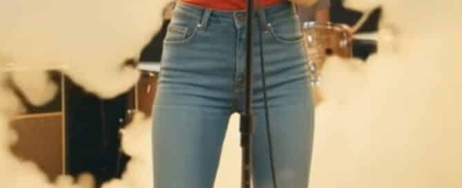 Daisy Blaze – Text Me Tonight (Official Track)